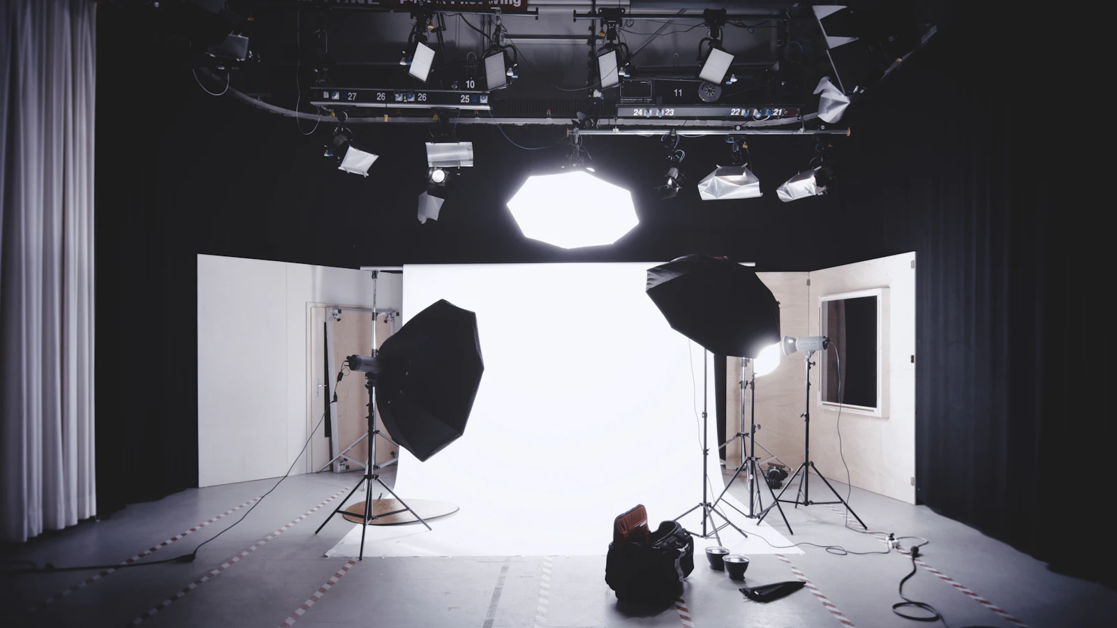 Softbox ışıklı fotoğraf stüdyosu